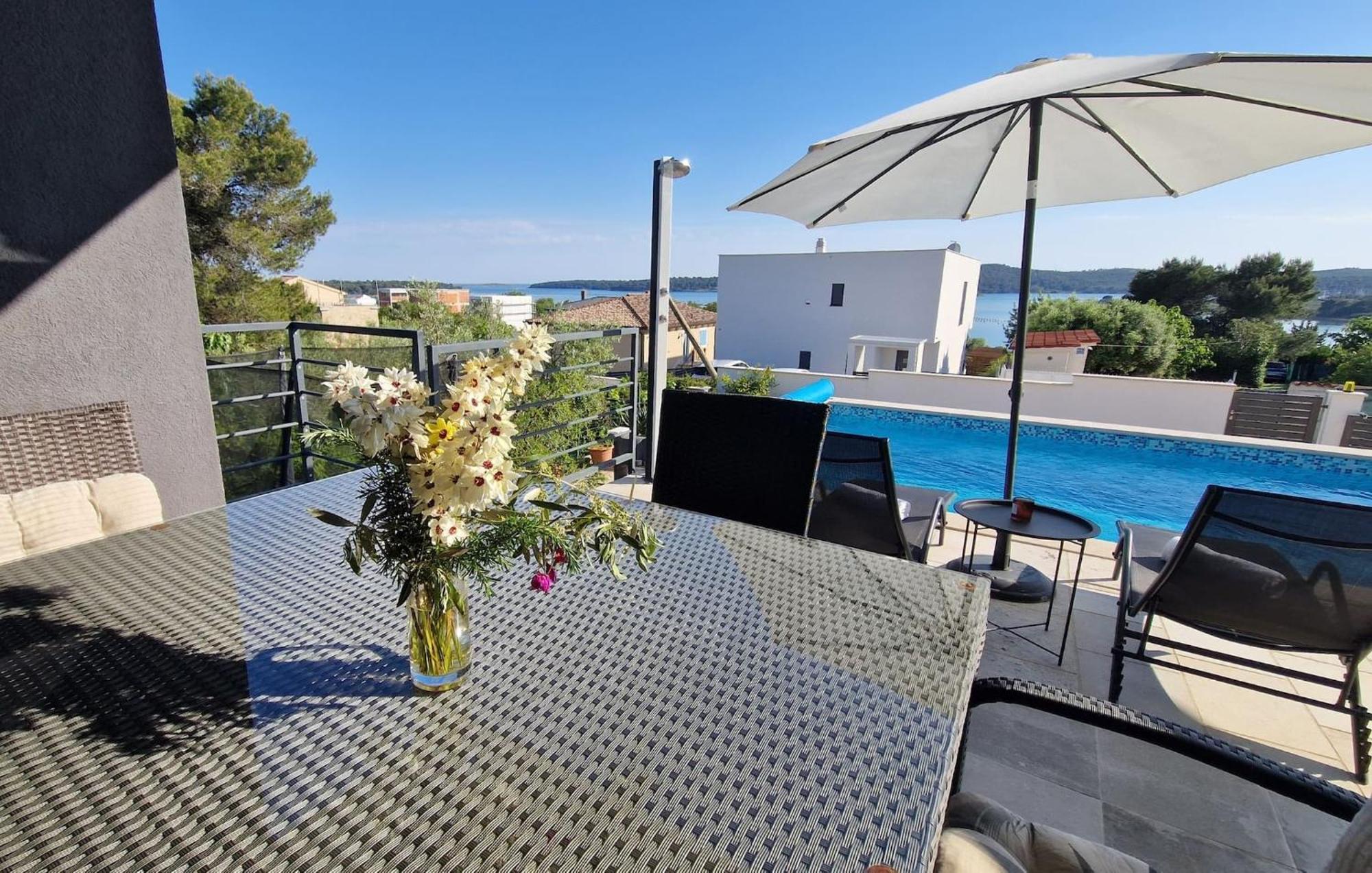Villa Pura Vida With Sea View Пула Экстерьер фото