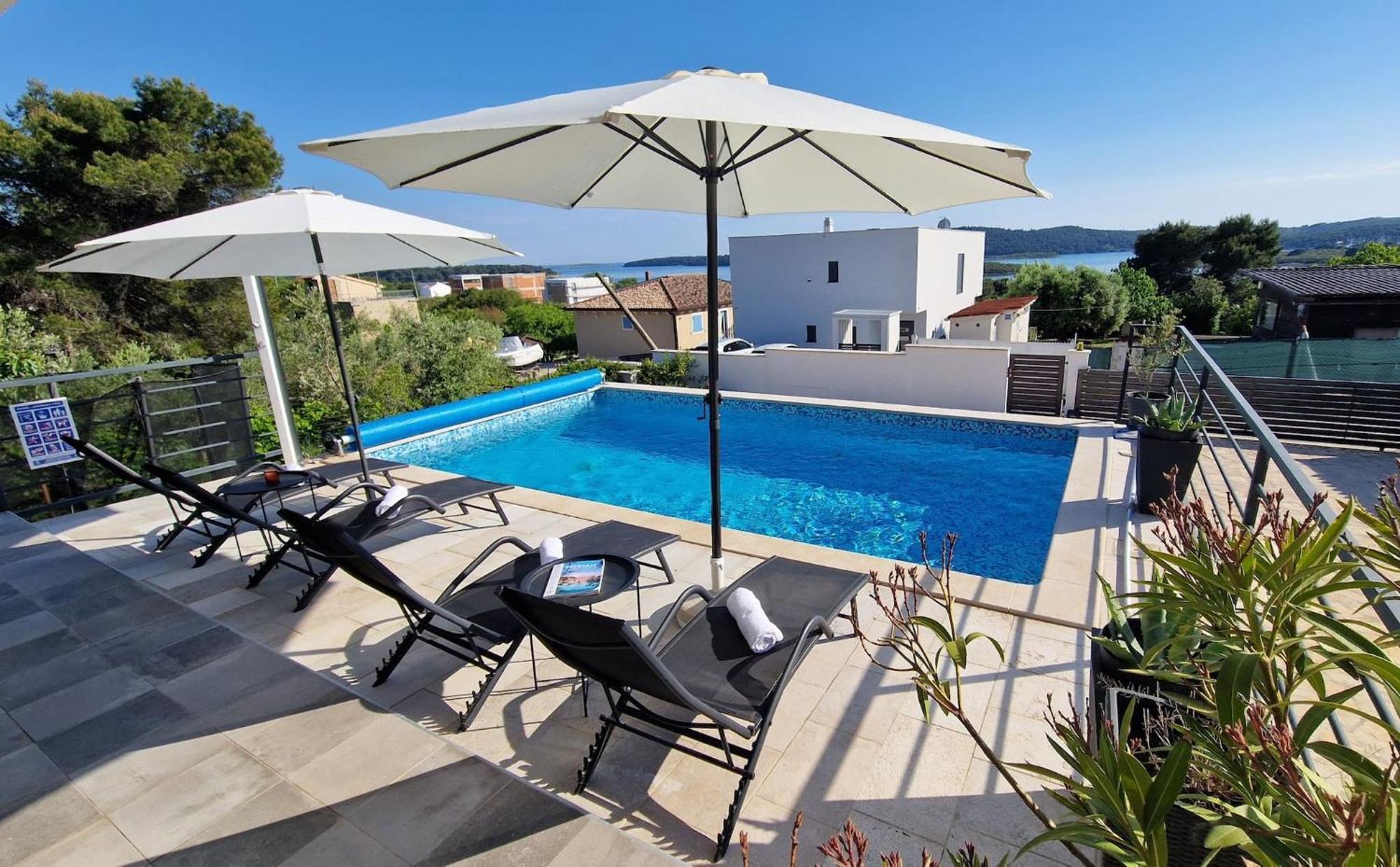 Villa Pura Vida With Sea View Пула Экстерьер фото